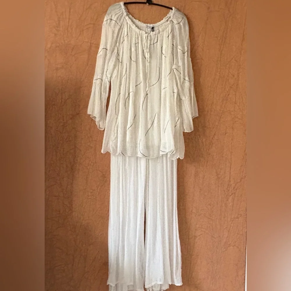Italian 2-piece flowy ivory Top/Pant Set fit for a beach wedding, guest … - Picture 3 of 16